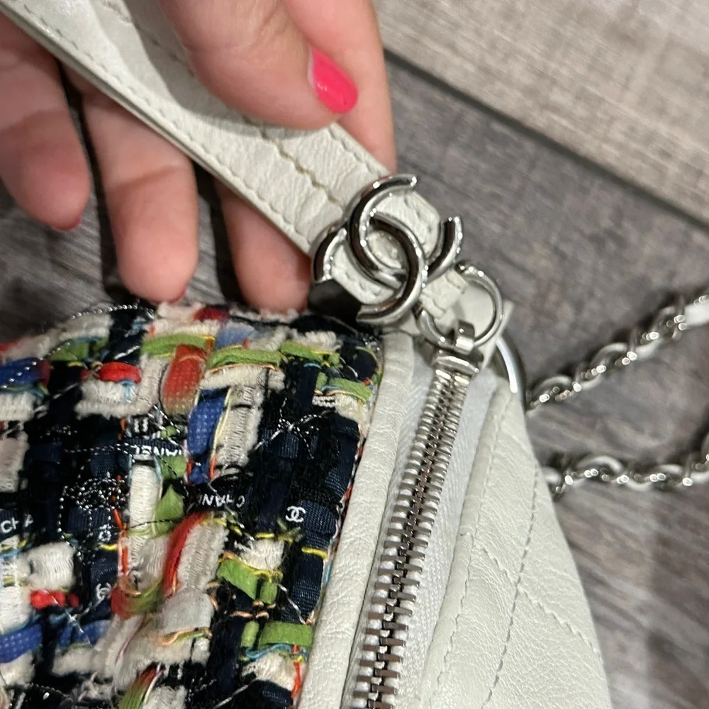 CHANEL Colorful Chain Crossbody Bag white tweed - Picture 6 of 11